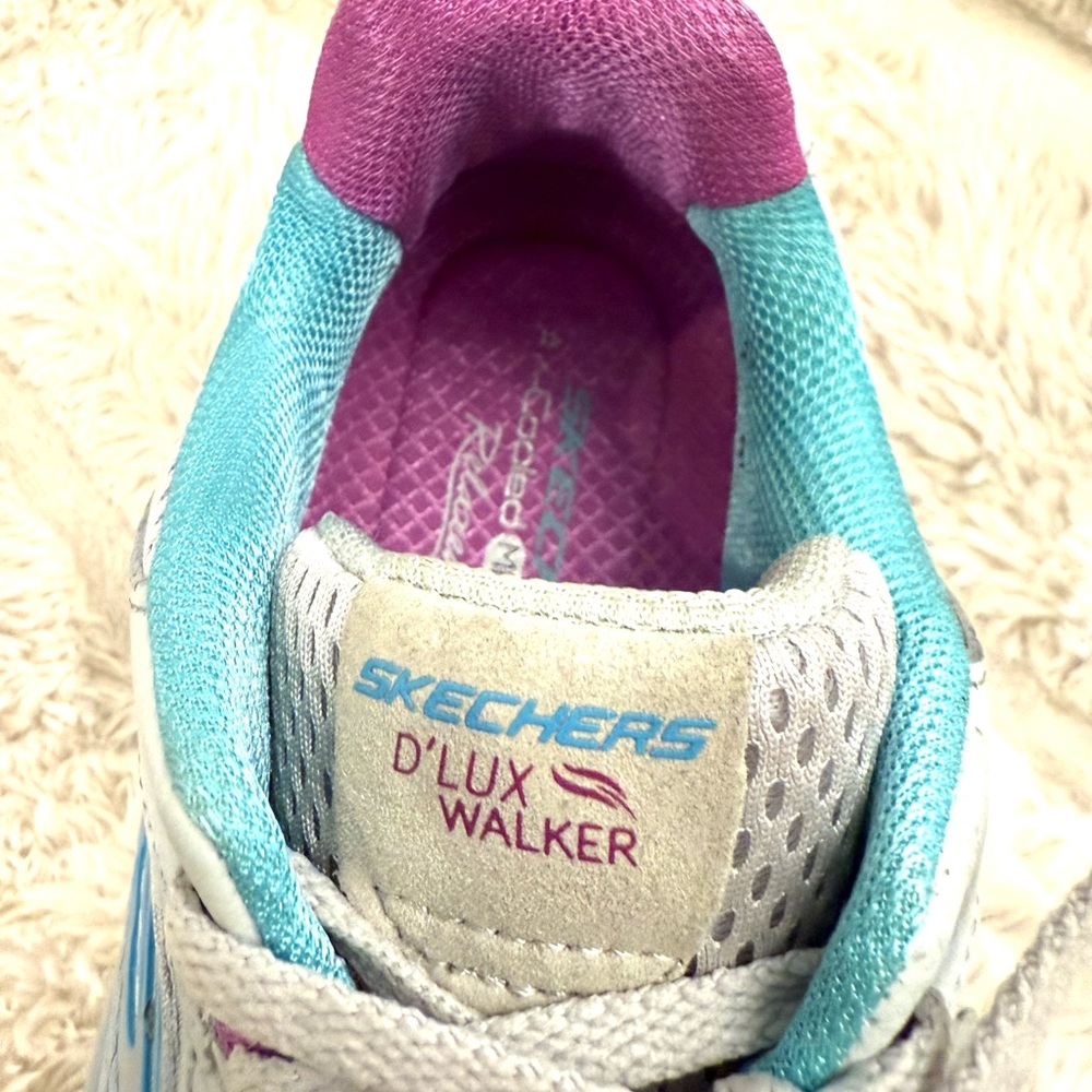 Skechers Women's D’Lux Walker Sneakers - Picture 7 of 8